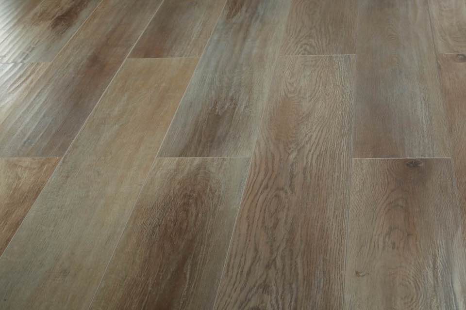 Wood Grain Surface 1217*196*12mm Laminate Flooring (LC801)